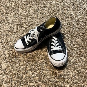 Womens size 8 low top black Chuck Taylors